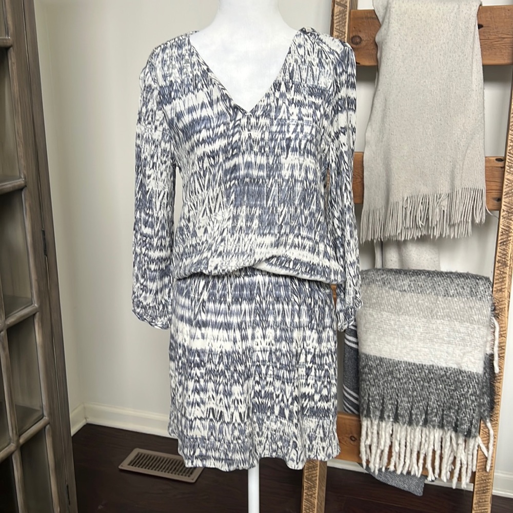 H&M blue and white breezy dress